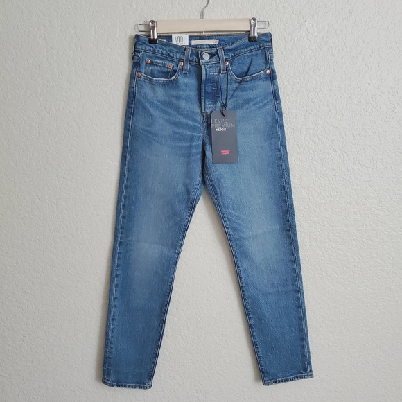 Levi's WEDGIE Premium High Rise Jeans - Picture 11 of 12